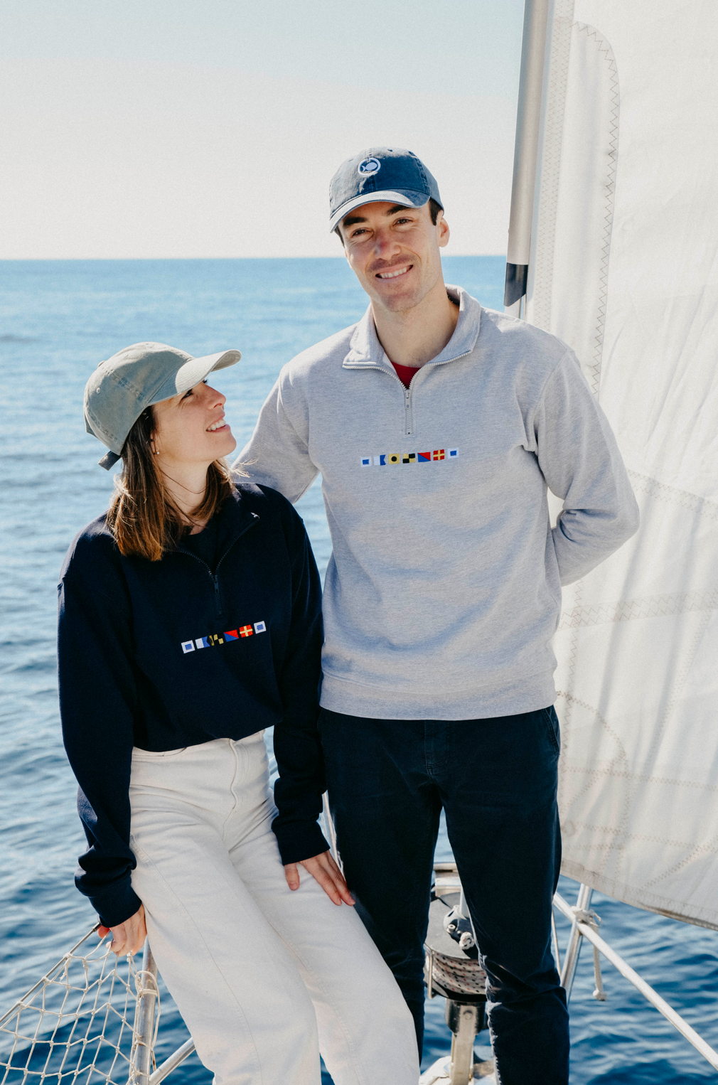ZIP SWEATSHIRTS